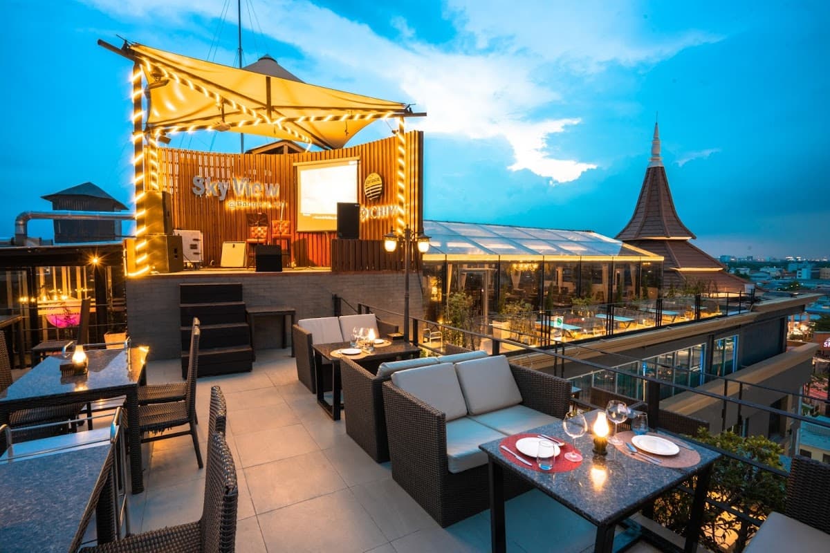 Sky View rooftop restaurant ร้านอาหารดาดฟ้าสกายวิว