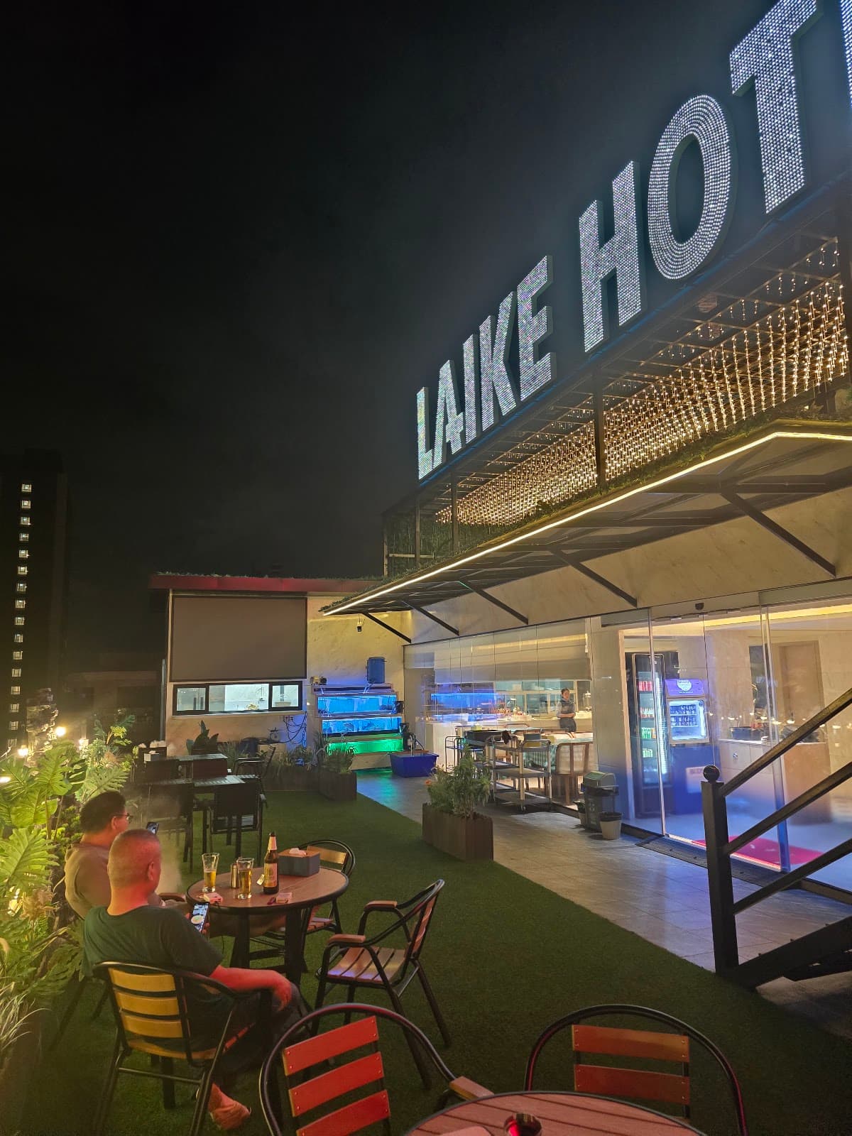 The R2 Sky bar & restaurant