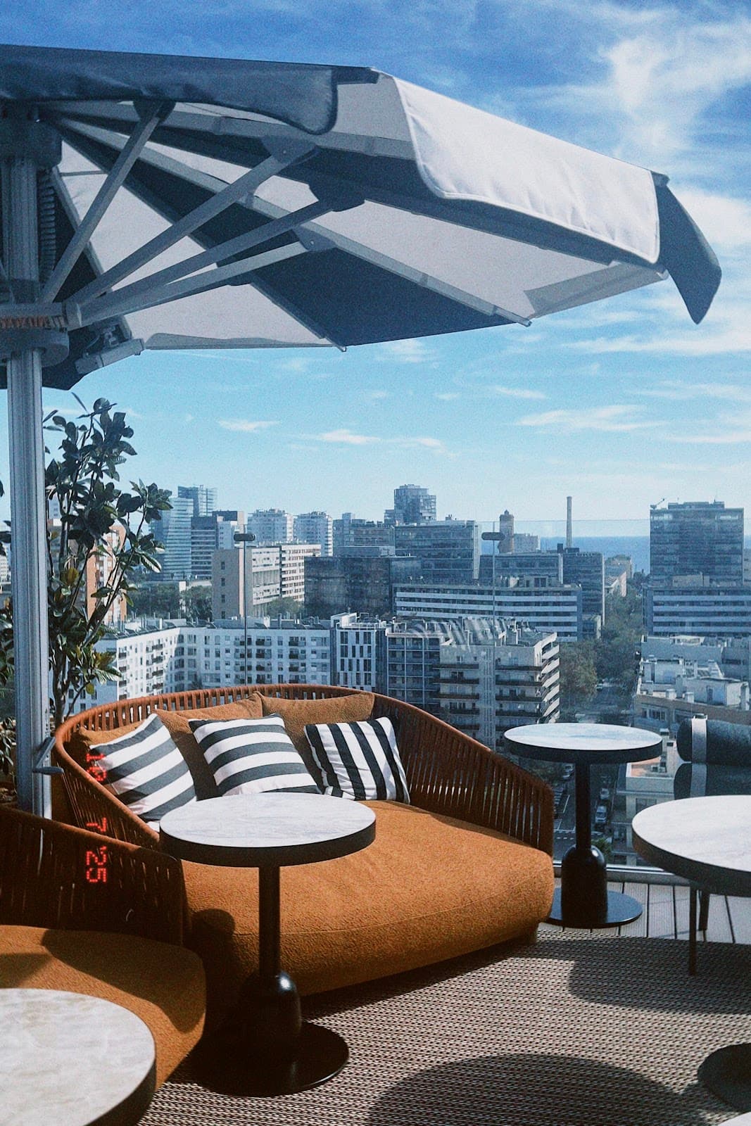 SíSí Rooftop x The Social Hub