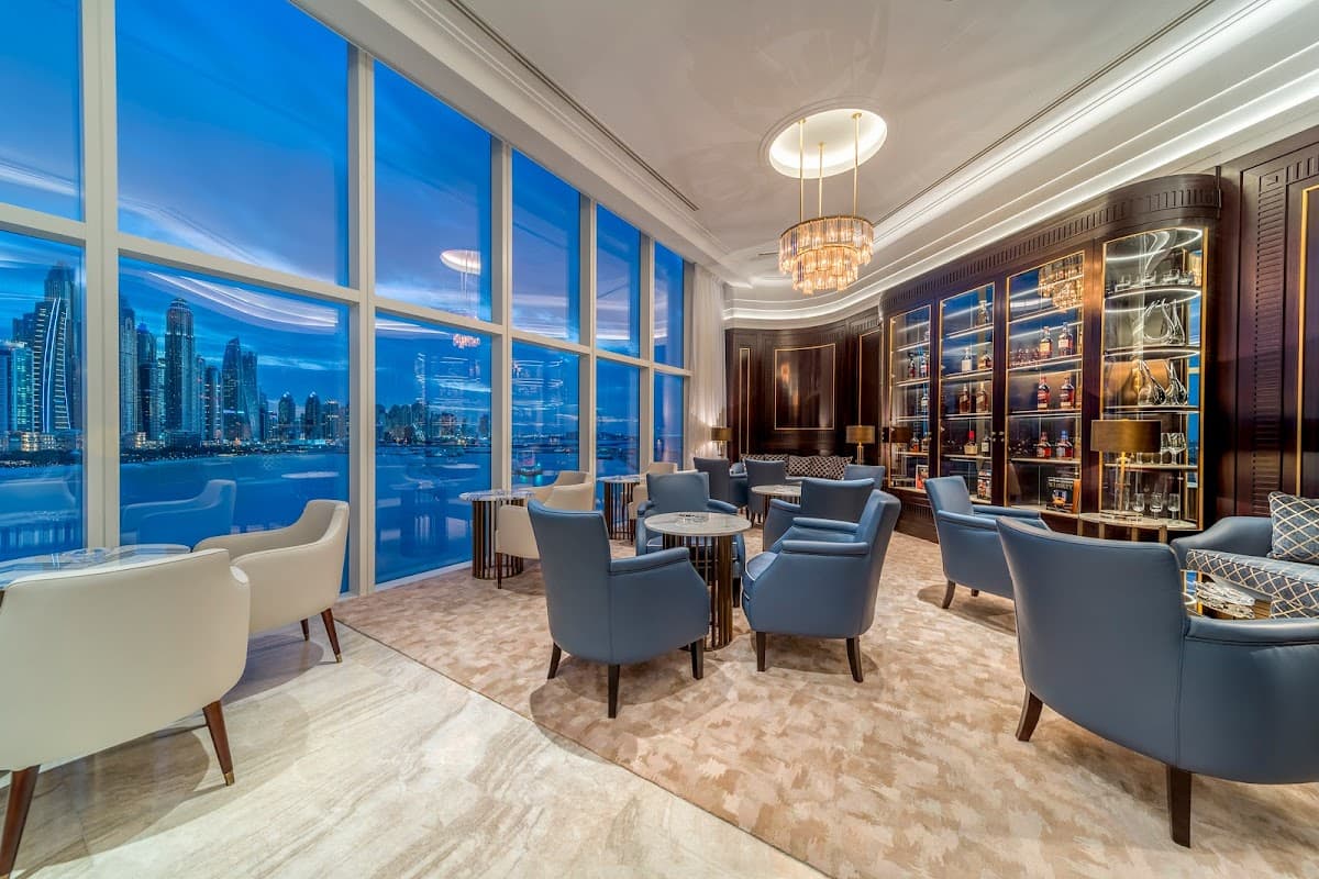 ABOVE 21 | Upscale whisky and cigar lounge | FIVE Palm Jumeirah