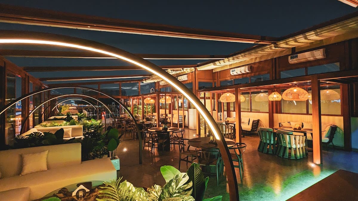 ASCENT -The Rooftop Lounge