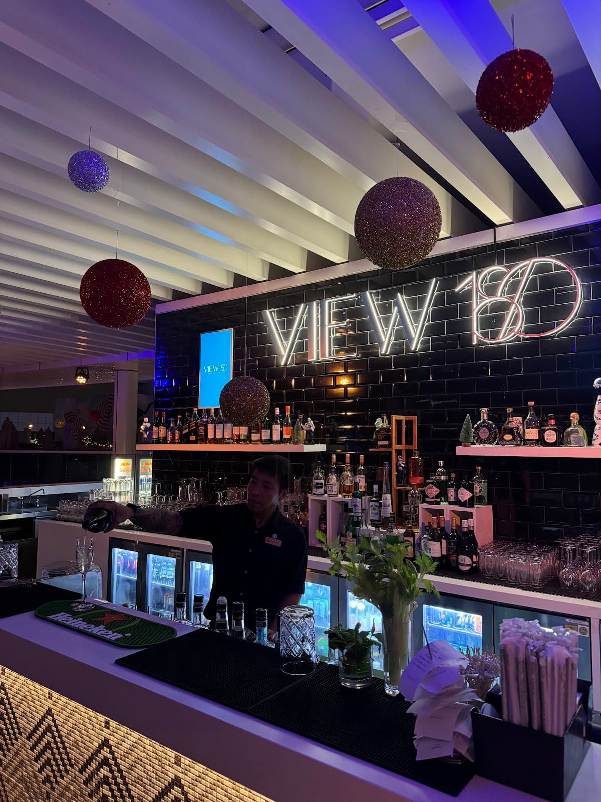 VIEW 180 Restaurant & Bar at NH Collection Dubai The Palm