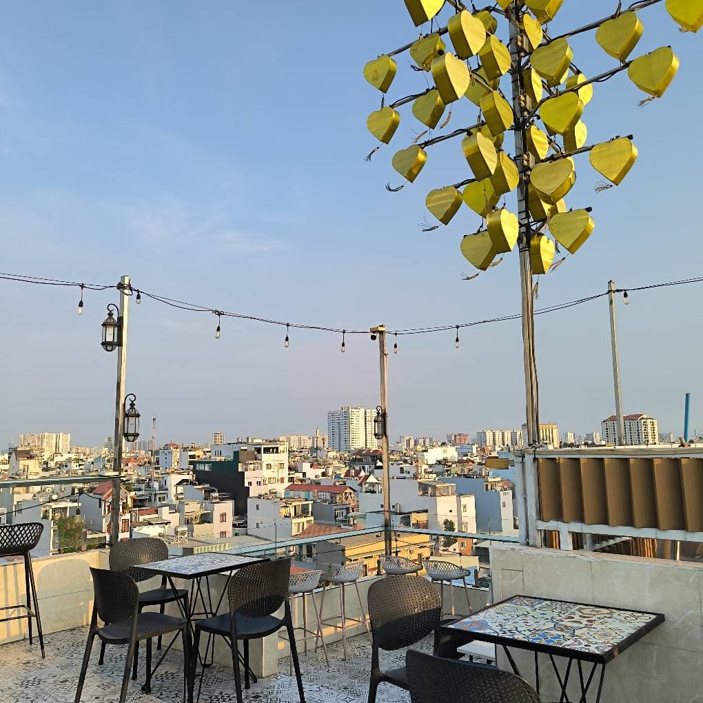 Cây Bàng Rooftop cafe