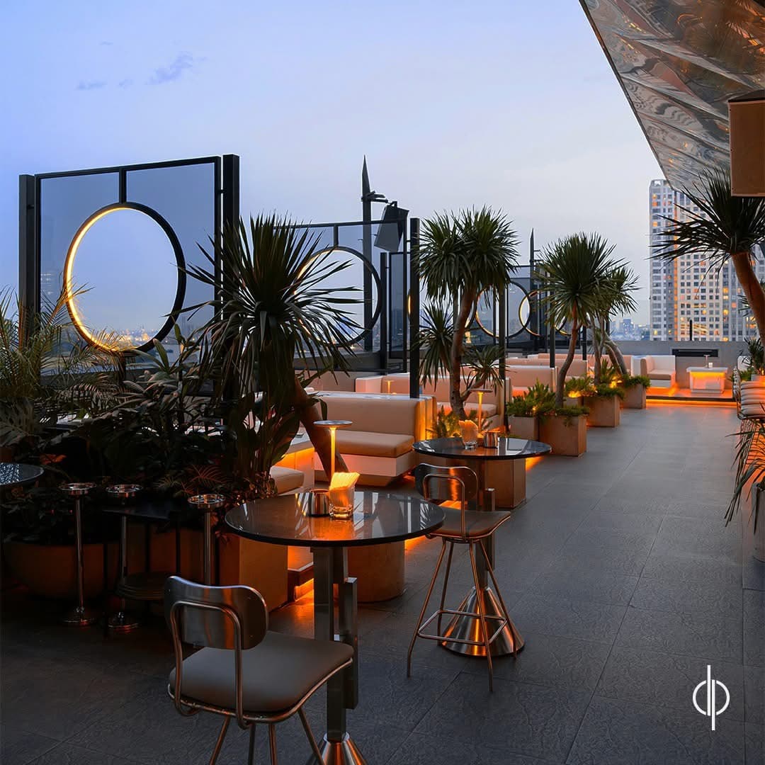 Sky Bar & Dining