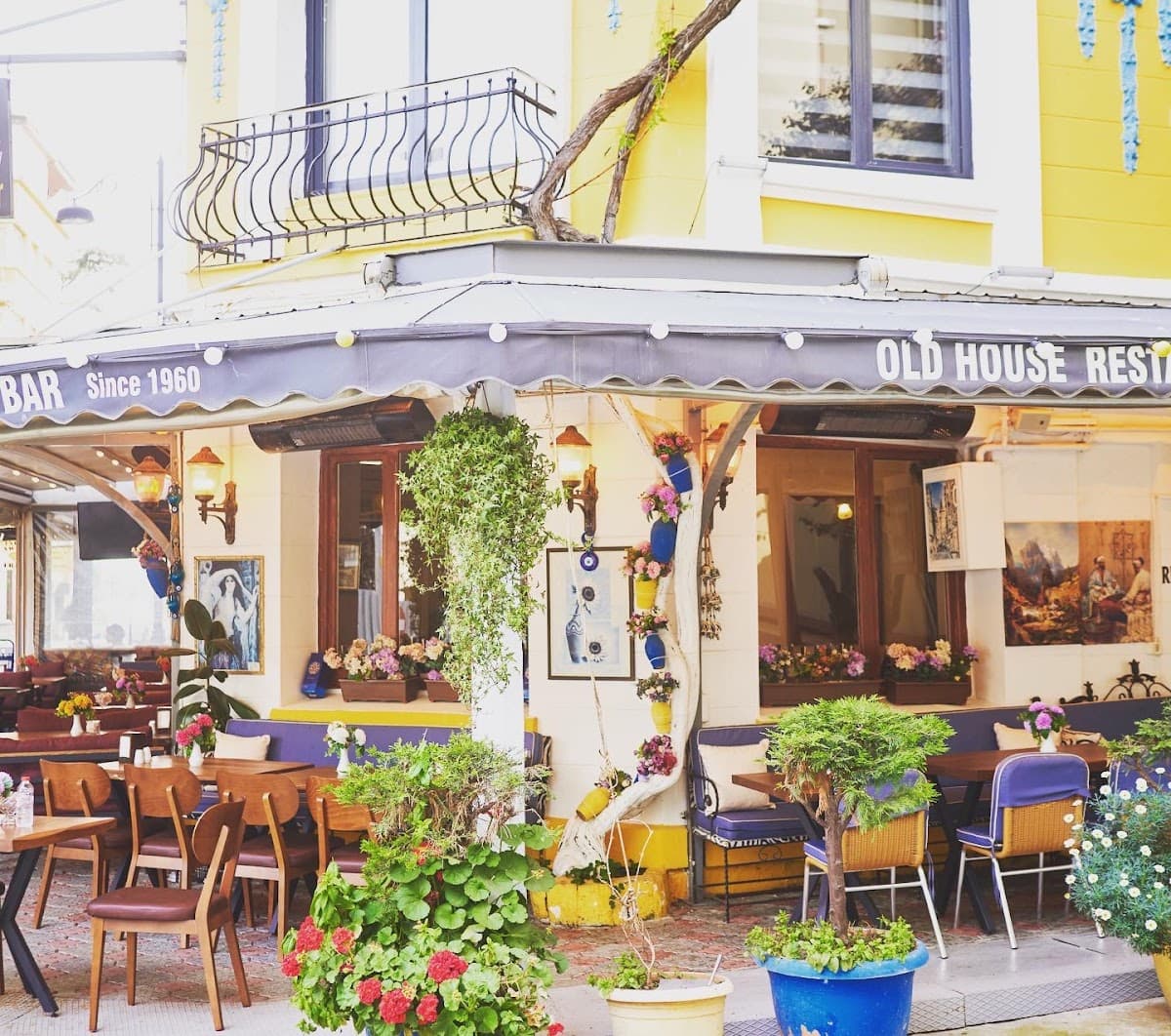 Old House Restaurant Terrace