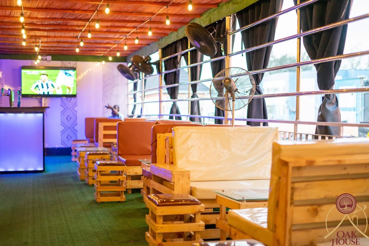 Oak House Rooftop Restaurant, Bar & Lounge