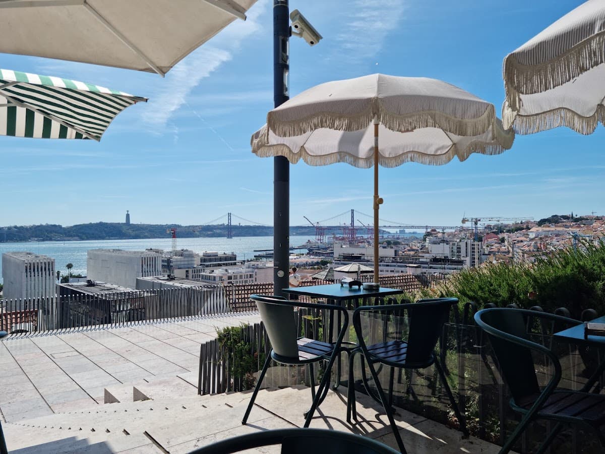 Noobai - Rooftop Bar e Restaurante