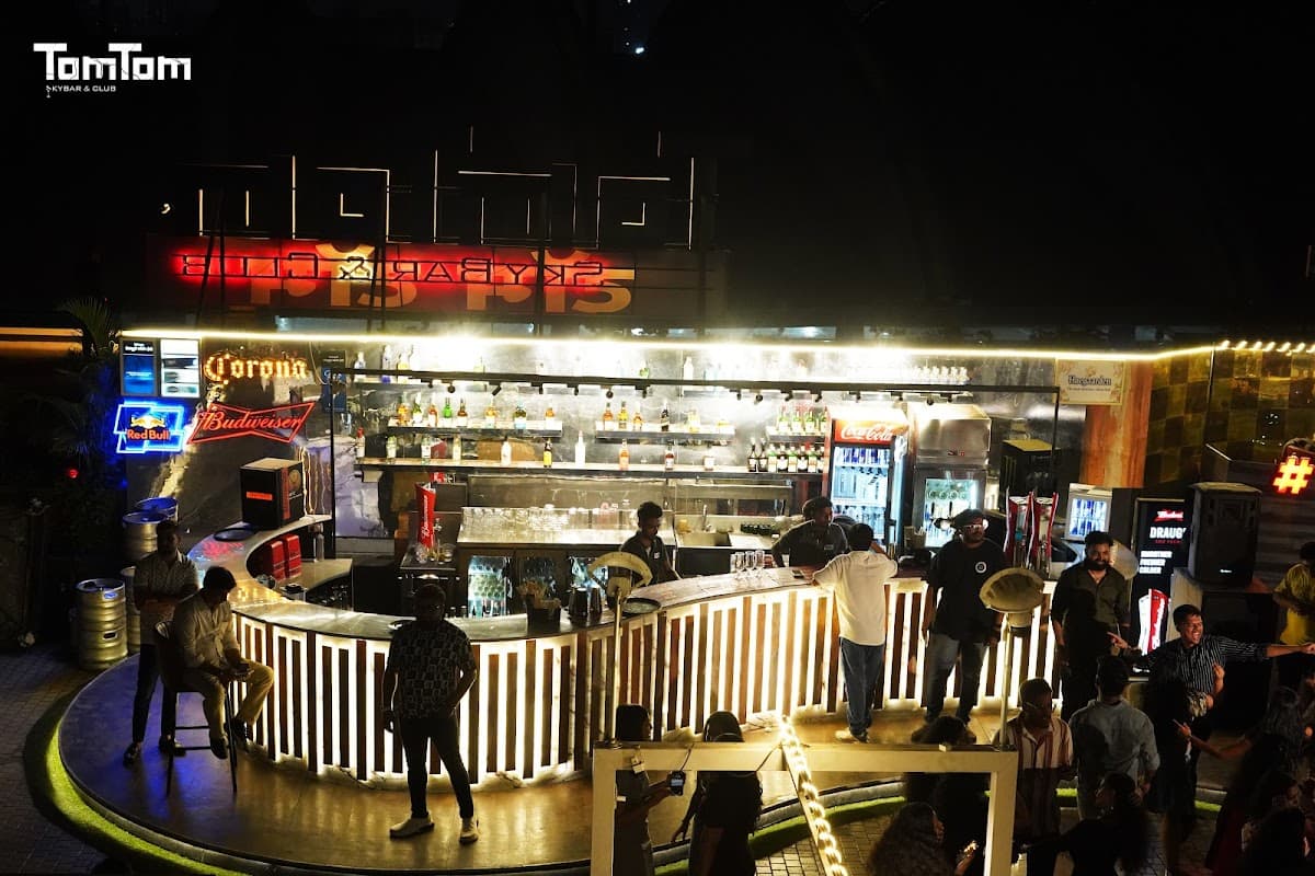 TomTom SkyBar & Club