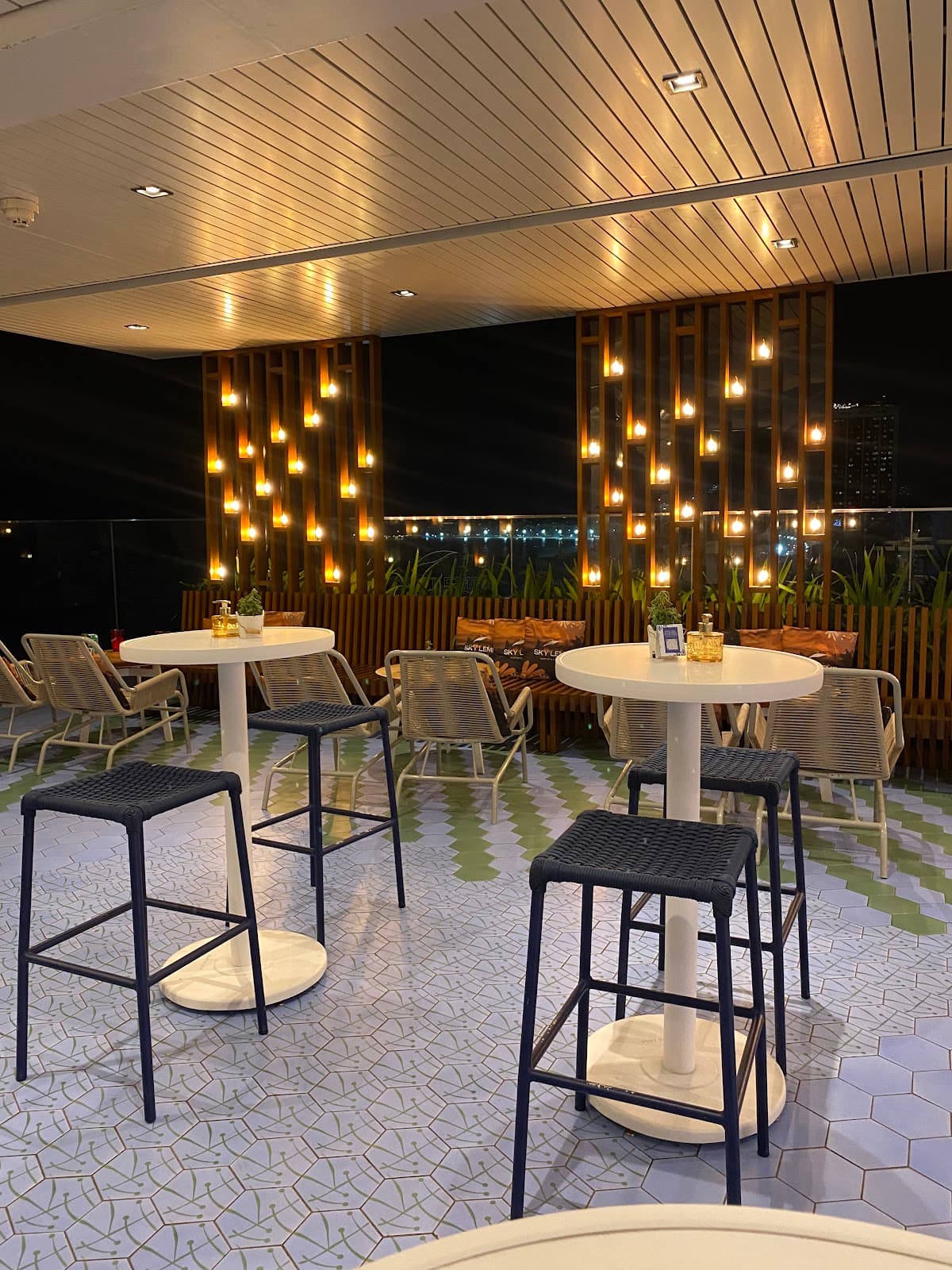 Sky Leme | Rooftop & Lounge