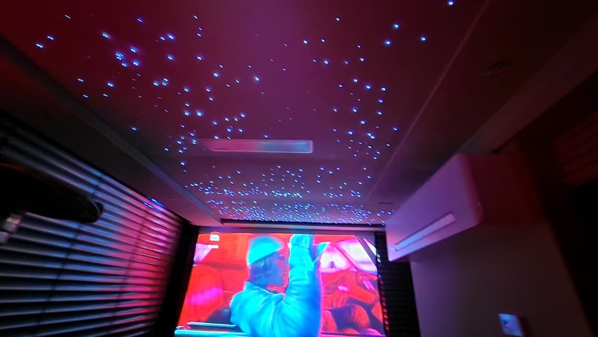 Sky Lounge Terrazza di Cesare Lussuoso Rooftop Attico Idromassaggio Sala Cinema WIFI parcheggio