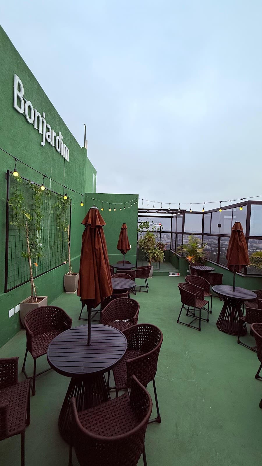 Bonjardim Restaurante & Skybar
