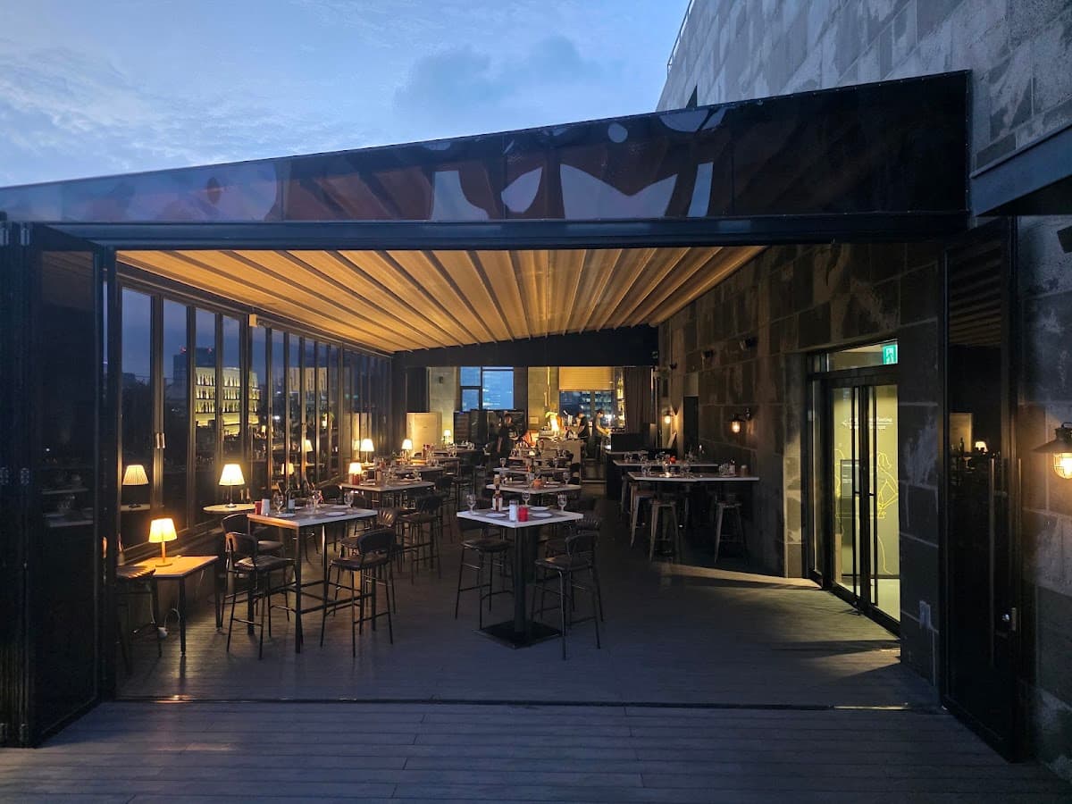 L7 명동 루프탑 바 플로팅 Rooftop Floating